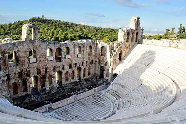 美国律师事务所办移民{想通过杰出人才移民美国，你够格吗？}
