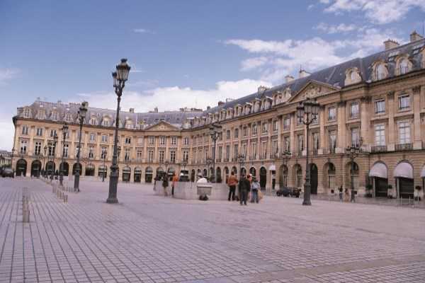 西班牙移民 50万{仅两个月：移民11客户为子女教育成功移民西班牙}